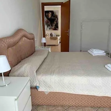 Mutina 6 * Modène